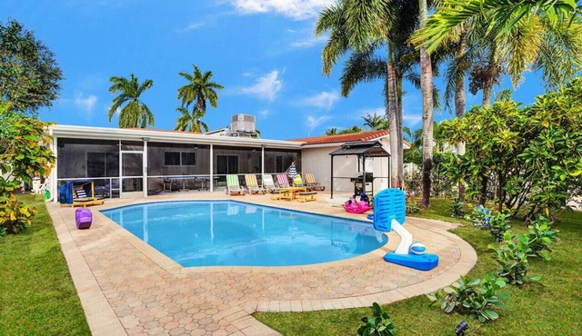 Sensational 5BR Villa Heated Pool near Hard Rock