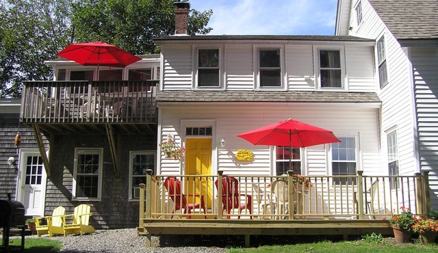 Sensational Elegant Apt. in Historic 1862 Sea Captain's Home. Pets ok!