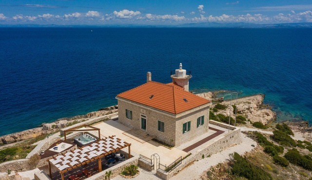 Sensational Island Villa | Villa Host Light House | 2 Bedrooms | Exclusive