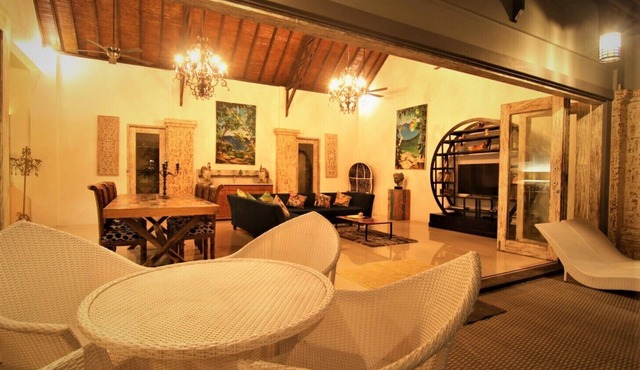 SENSATIONAL PRIVATE POOL VILLA 2 BEACHSIDE