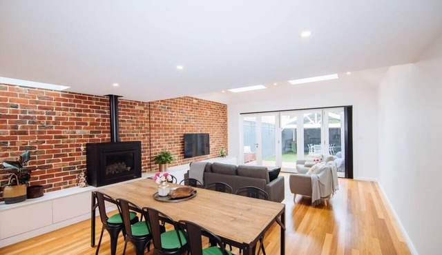 SENSATIONAL Renovated Cottage in Beautiful Seddon