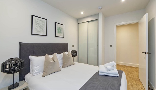 Sensational Two-Bedroom Flat in Colindale