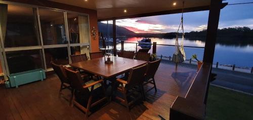 Sensational Waterfront Apartment