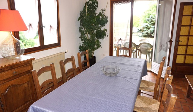 Separate gite without immediate neighbour on laid out field, a lot of space.