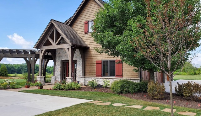 Separate guest studio apartment 2.5 miles from downtown Chagrin Falls