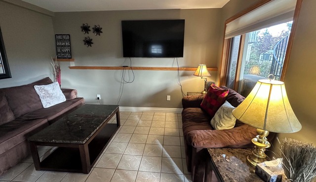 Separate sunny walk out basement suite in safe upscale neighborhood. Pets ok/fee