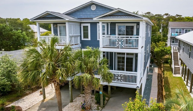 September + October Weekly Discounts! ! 5 Minute Walk to the Beach! Dog Friendly