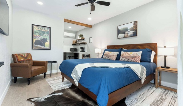 Sequoia Motel King RM6, AC, Pool, WiFi 10 Min SNP