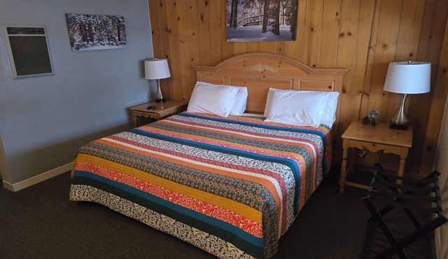 Sequoia Nat. Forrest, Bar & Restaurant , Hotel, Store.nLocated on 4 acres Wi-Fi