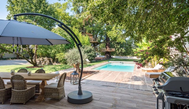 Séquoia - Newly refurbished mansion by the river with pool and garden