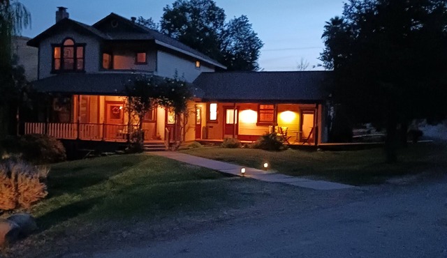 Sequoia Park Foothill Ranch scenic views, luxury ranch house suite, pool horses