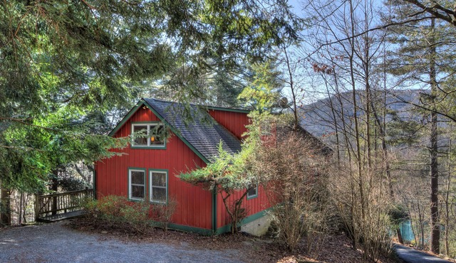 Serenade Cove: Now listed through Carolina Mornings! See VRBO 4455448.