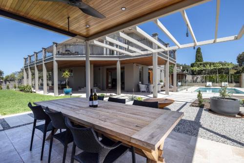 Serendib Luxury Sorrento Resort Living