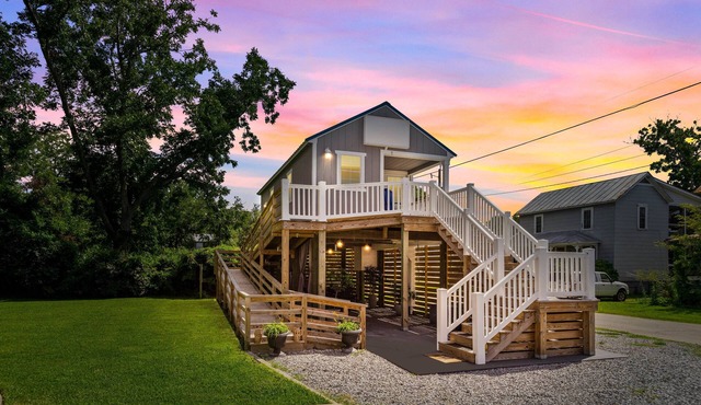 Serendipity Cottage II - Only Steps from Oriental Harbor