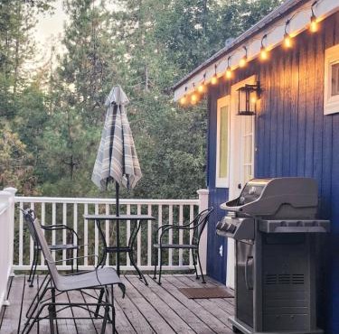 -Serendipity Lodge at Yosemite- BBQ-Full Kitchen-King Bed