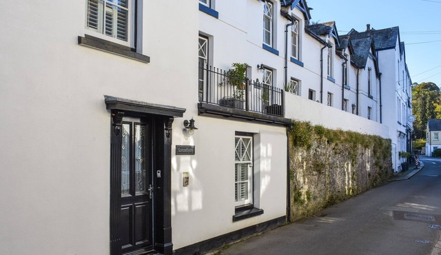 SERENDIPITY, pet friendly, country holiday cottage in Fowey