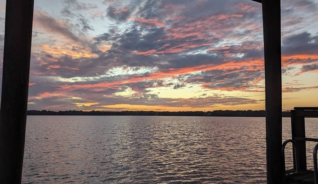 Serene 1-bedroom cottage with AC in charming Thonotosassa