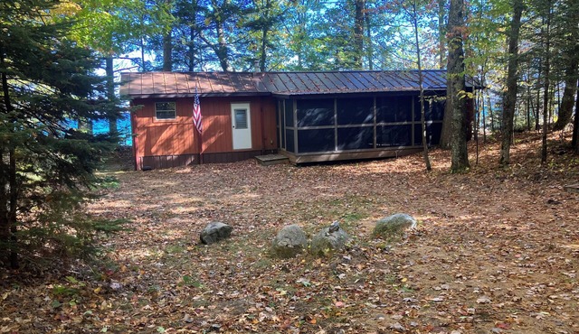 Serene 1-bedroom cabin with AC on beautiful Beaver Island