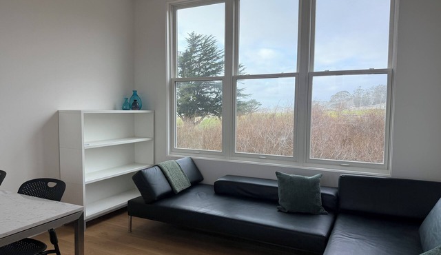 Serene 1-bedroom + I office in Half Moon Bay perfect for relaxing stays
