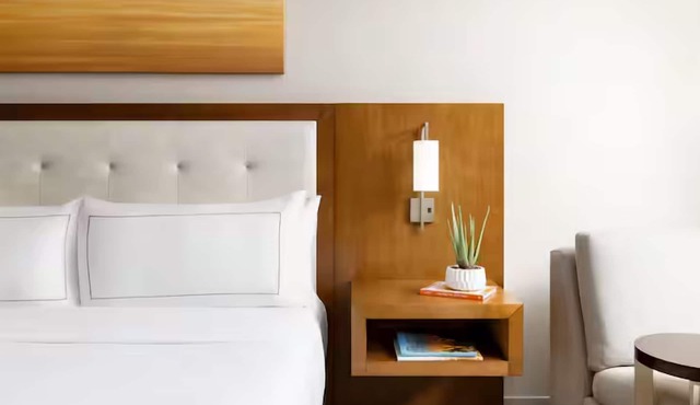 Serene 1 King Bed Getaway, Hilton Tucson East, Spectacular Views