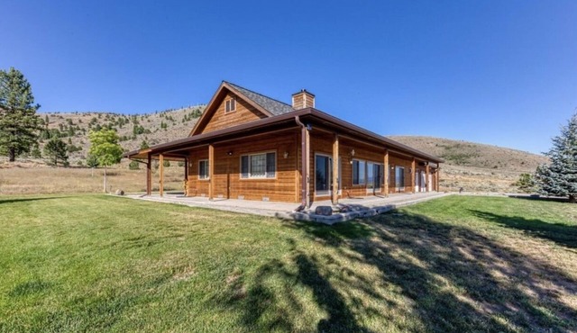 Serene 12 acre mountain escape