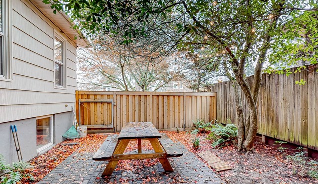 Serene 1912 home with a private Japanese garden in South East Portland