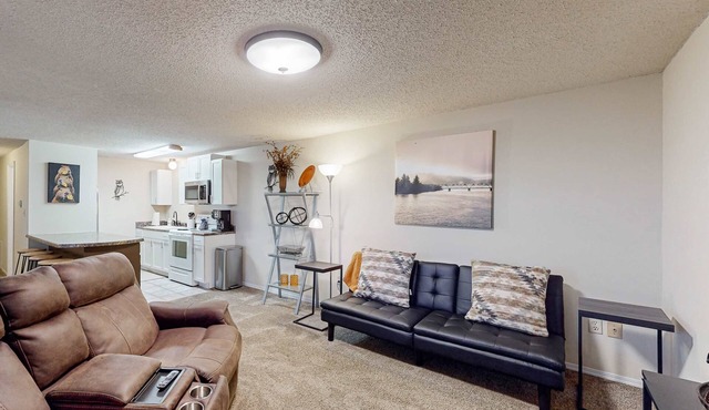 Serene 1BR Condo - Valley Views - Community POOL