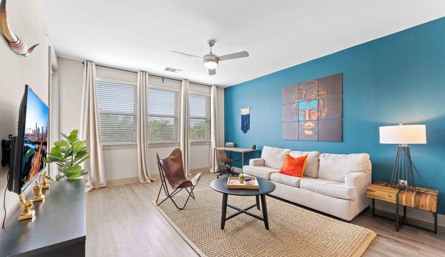 Serene 1BR luxe suite close to Downtown w/fast WiFi