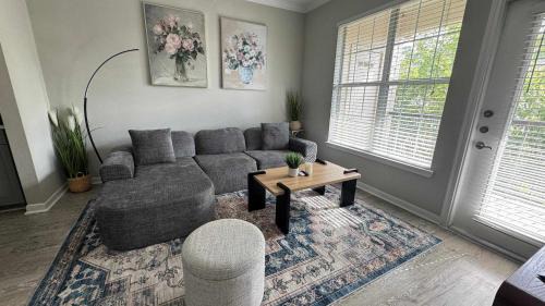Serene 1BR Magnolia Retreat Relax & Explore