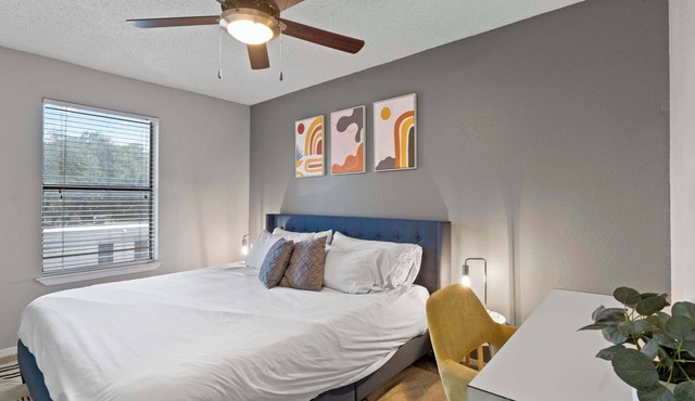 Serene 1BR suite w/fast WiFi + king bed + pool
