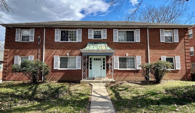 Serene 2-bedroom apartment with AC in charming Cincinnati