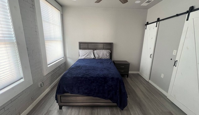 Serene 2-bedroom apartment in charming Hillsboro