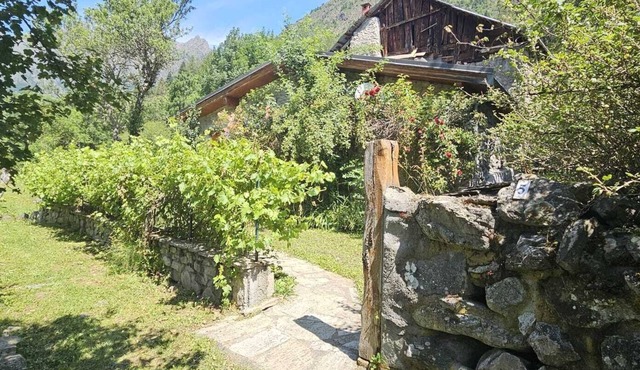 Serene 2-bedroom chalet in Valjouffrey with stunning mountain views