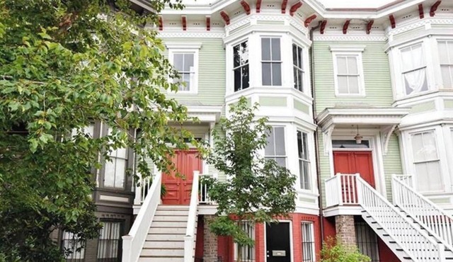 Serene 2-bedroom condo steps from Forsyth Park in charming Savannah