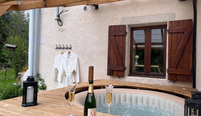 Serene 2-bedroom cottage in charming Brénod perfect for relaxing getaway