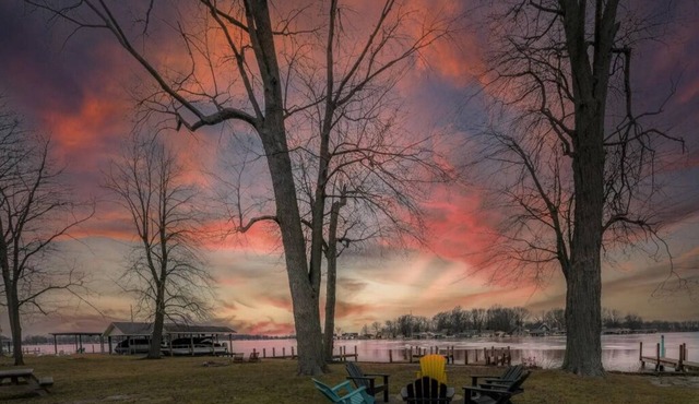 Serene 2-bedroom house on Indian lake