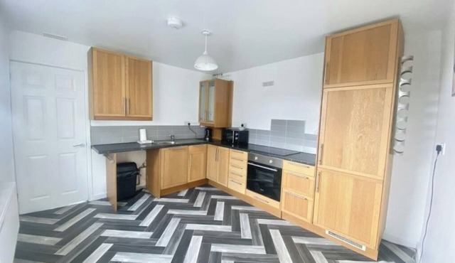 Serene 2- Bedroom House at Cefn Road