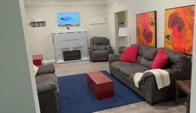 Serene 2 bedroom home in residential neighborhood.