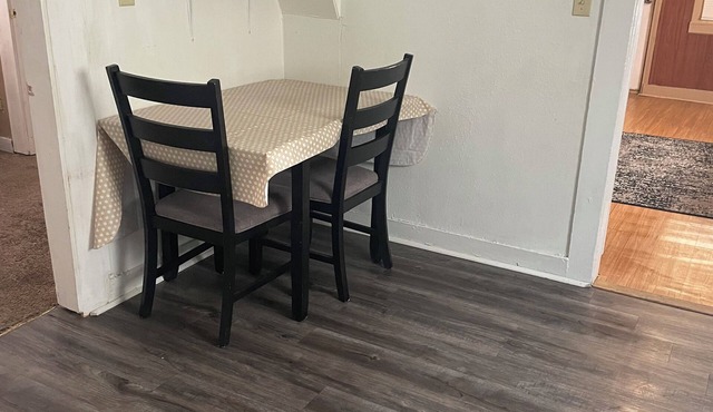 Serene 2-bedroom house with AC in charming Stinnett