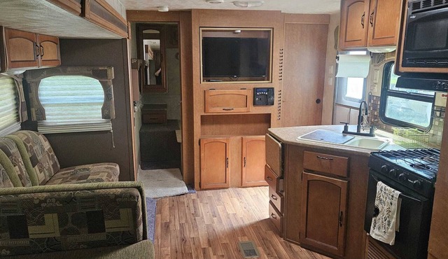 Serene 2-bedroom recreational vehicle in charming Vidor