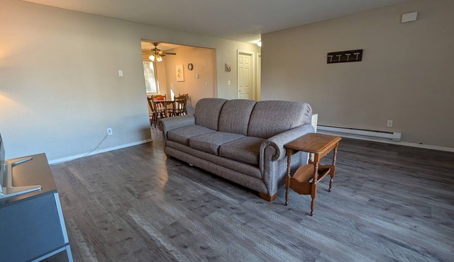Serene 2-bedroom townhome in charming Spanaway perfect for relaxing