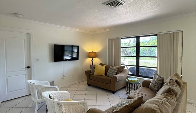 Serene 2 BR/2 BA house with AC and private yard in North Port
