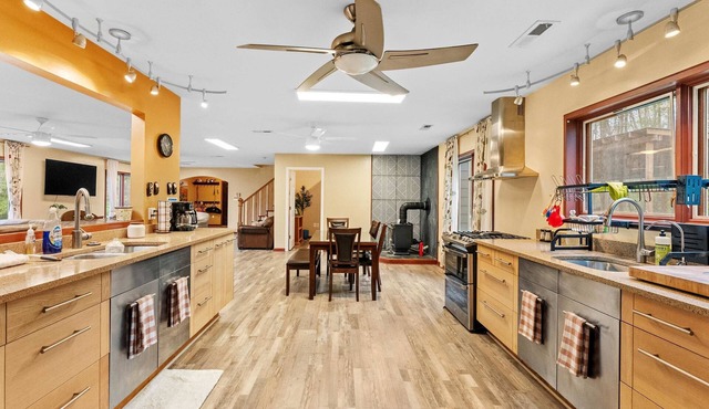 Serene 22-Acre Country Haven for Families & Groups