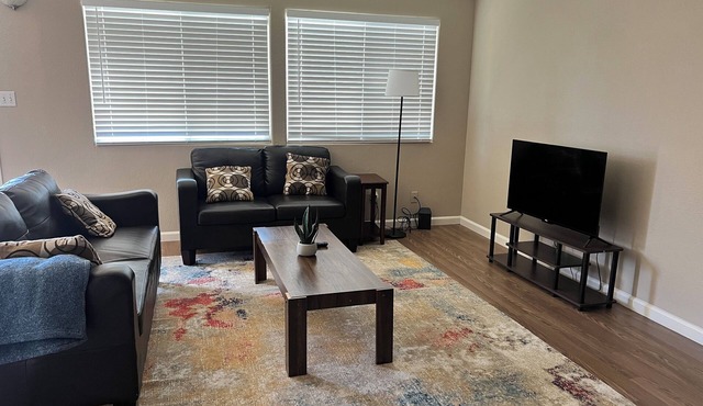 Serene 2bed/1bath condo with parking