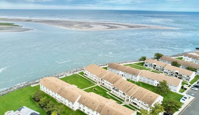 Serene 2BR Seabreeze Escape w/ Inlet Views