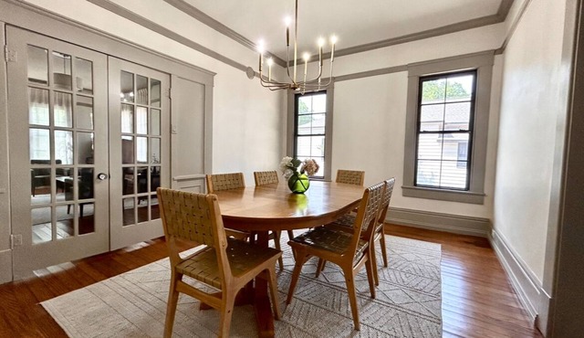 Serene 3-bed 2.5 bathhouse with large yard in Waxahachie