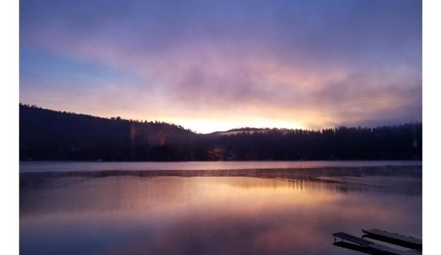 Serene 3 bedroom home on Long Lake