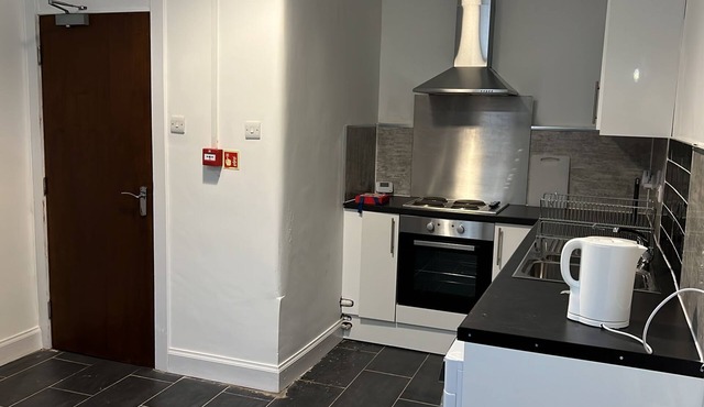 Serene 3-bedroom apartment with WiFi in Govan