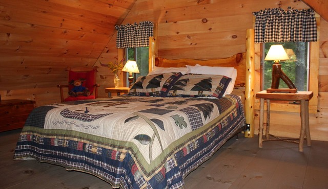 Serene 3-bedroom cabin in North Creek. Close to Gore Mountain ski resort.