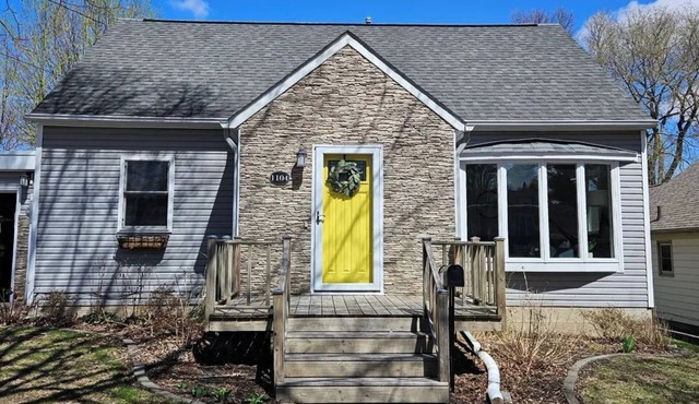 Serene 3-bedroom house with AC in Clear Lake